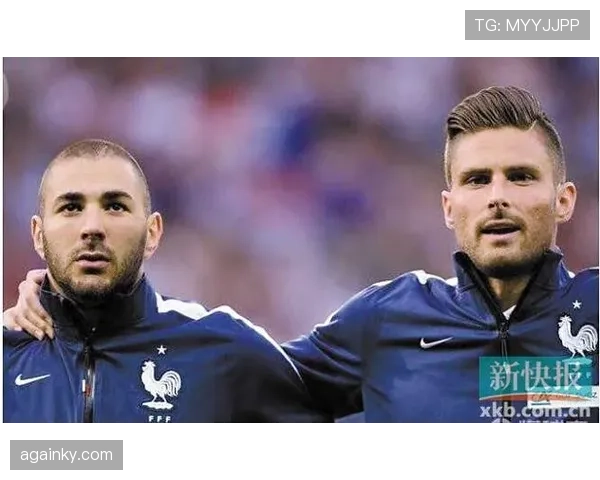 本泽马 vs 吉鲁：全能核心与终极支点的战术价值差异